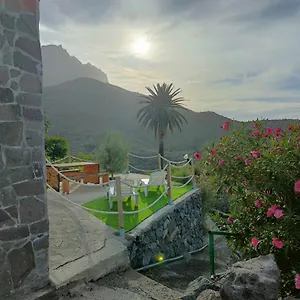 https://casa-las-ninas.in-canary-islands.com